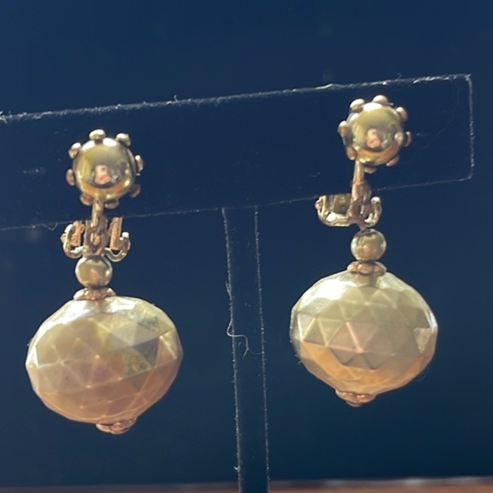 Gold Tone Dangle Clip On Earrings. P/20